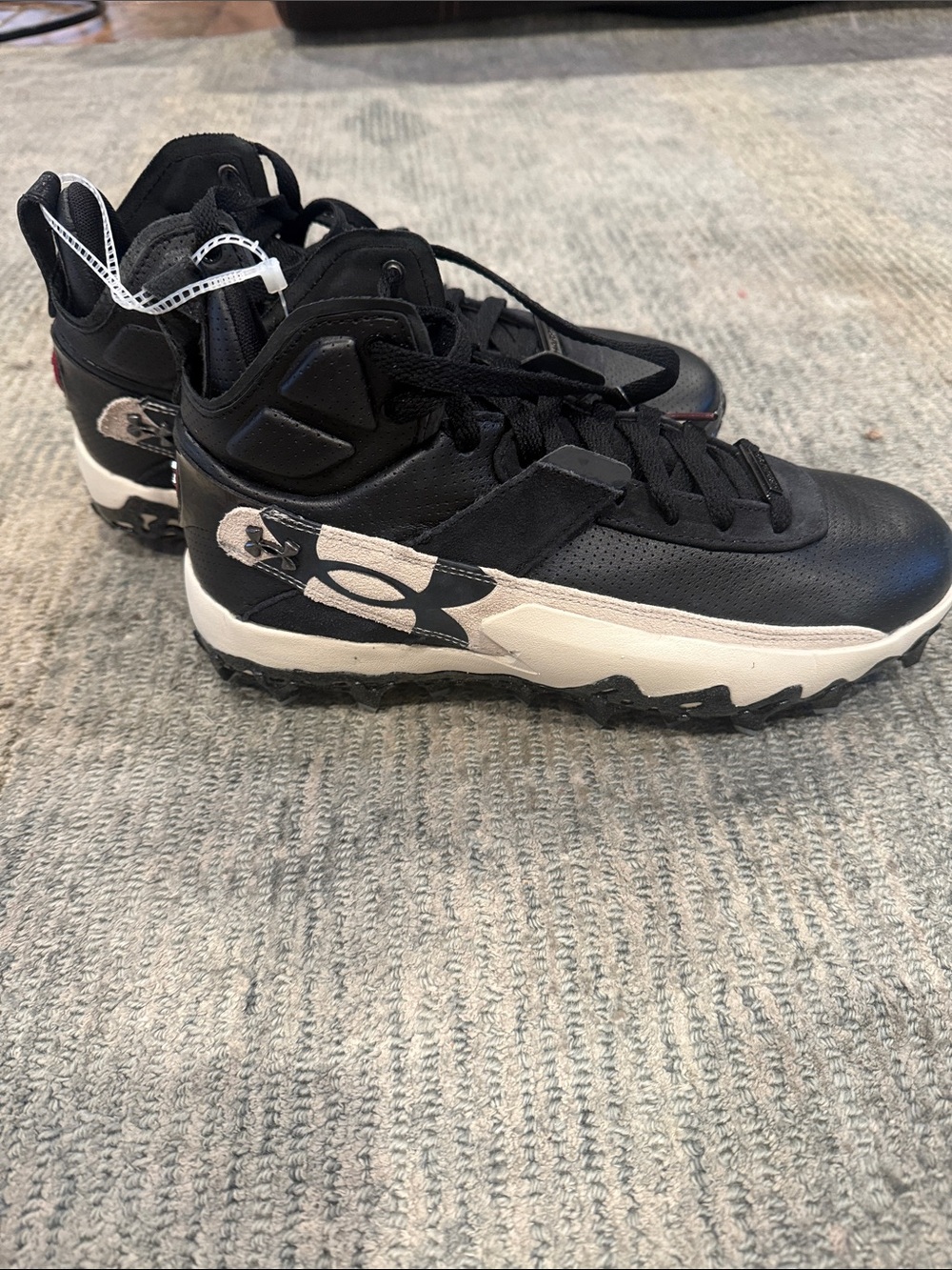 Under Armour Baseball Molded Cleats- Brand New